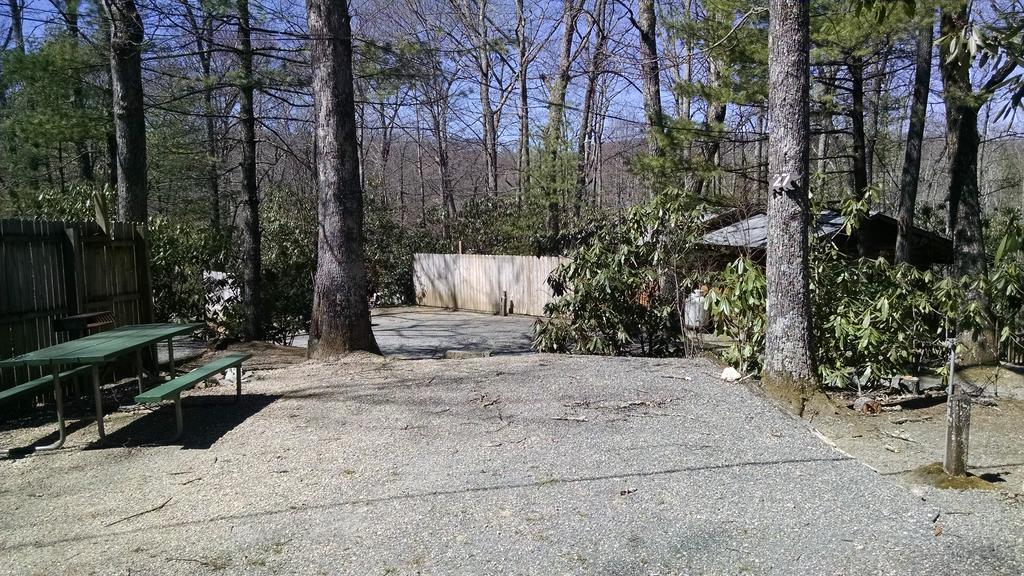 Linville Falls Campground, Rv Park, And Cabins Bagian luar foto