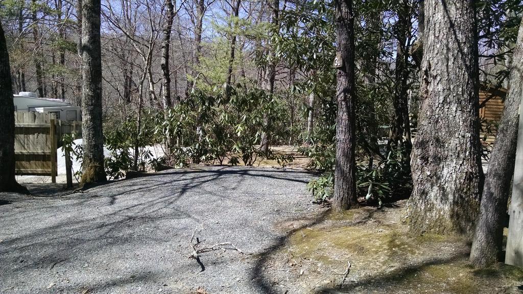 Linville Falls Campground, Rv Park, And Cabins Bagian luar foto