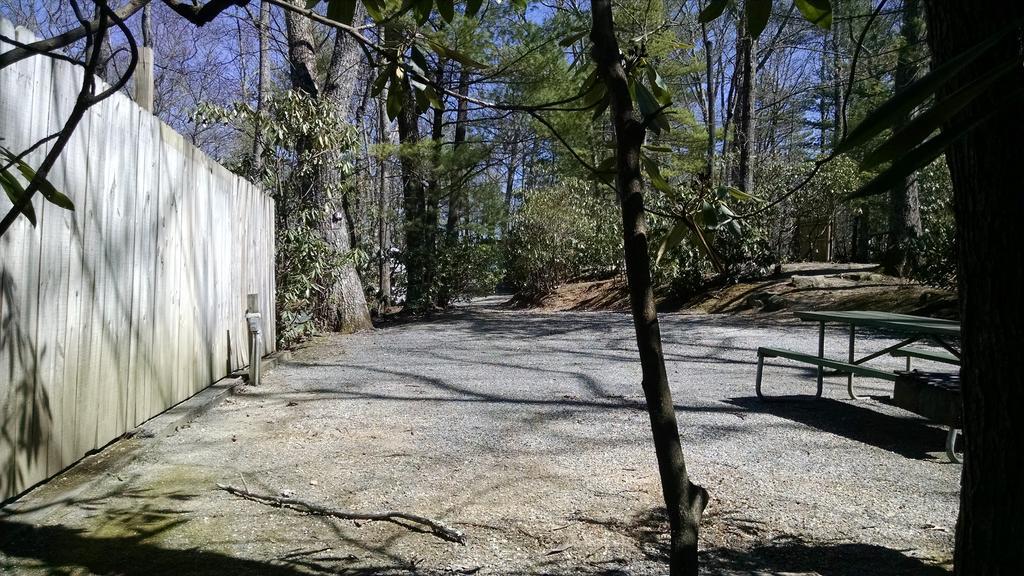 Linville Falls Campground, Rv Park, And Cabins Bagian luar foto
