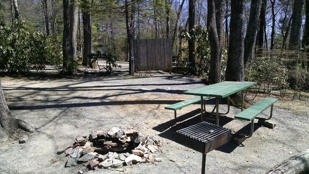 Linville Falls Campground, Rv Park, And Cabins Bagian luar foto