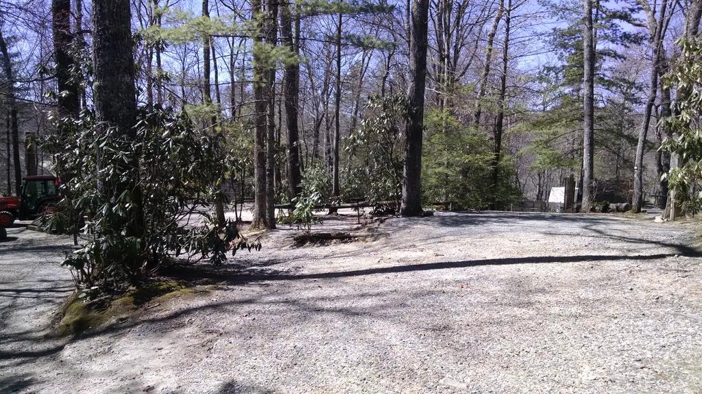 Linville Falls Campground, Rv Park, And Cabins Bagian luar foto