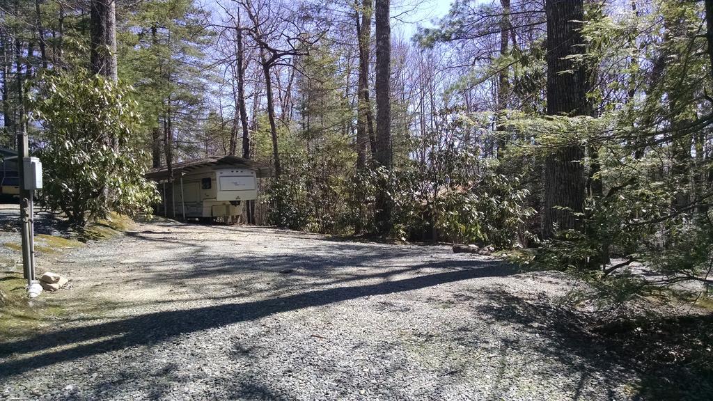 Linville Falls Campground, Rv Park, And Cabins Bagian luar foto