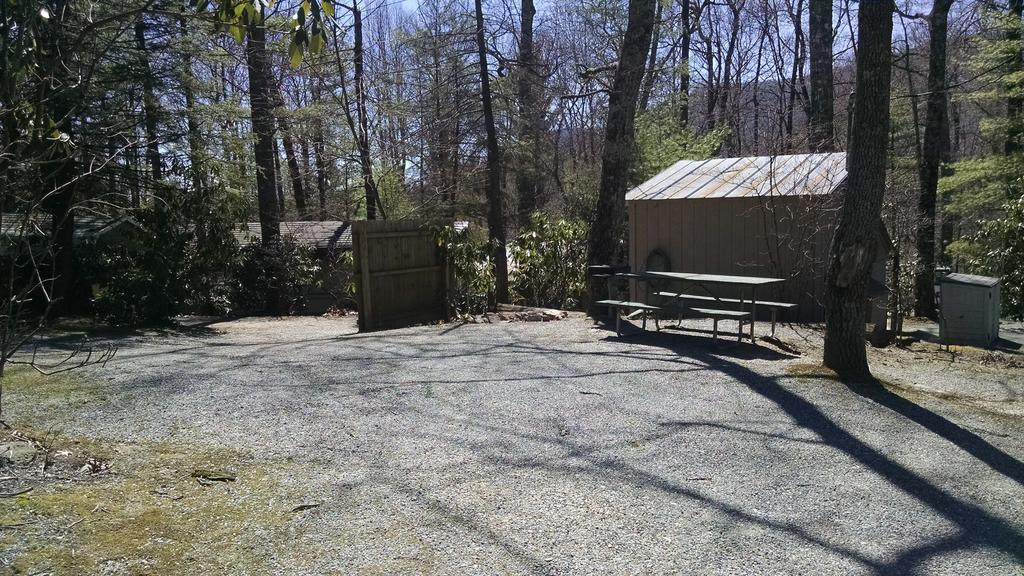 Linville Falls Campground, Rv Park, And Cabins Bagian luar foto