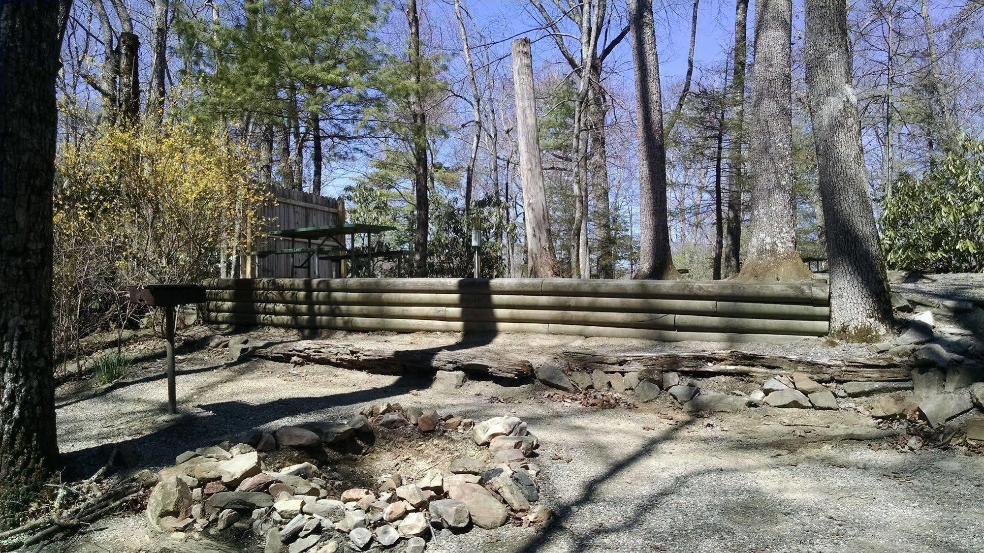 Linville Falls Campground, Rv Park, And Cabins Bagian luar foto