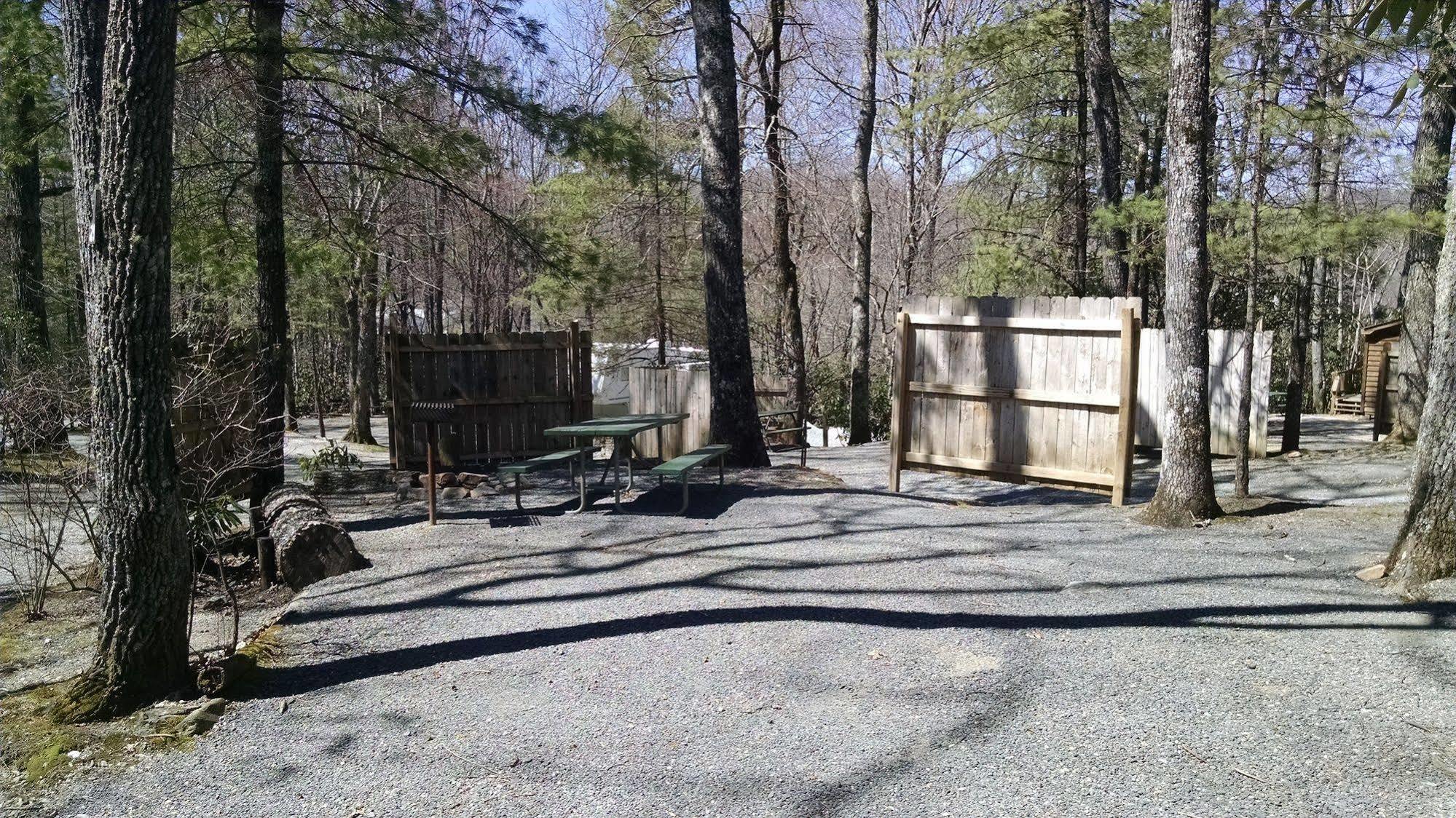 Linville Falls Campground, Rv Park, And Cabins Bagian luar foto